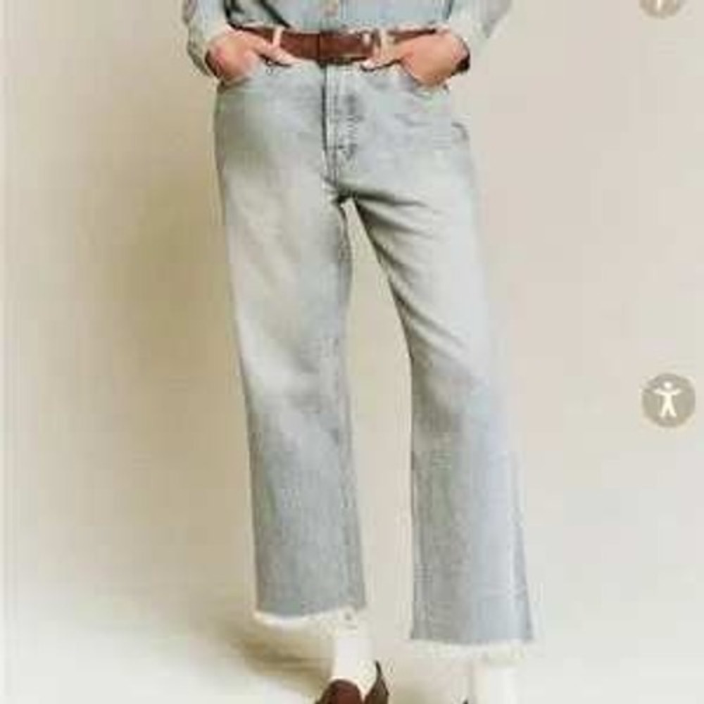 The Great. Women's Size 29 Light Wash Distressed Cropped Jeans‎ Frayed Hem 32x25